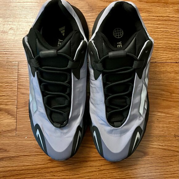 Yeezy Boost 700 MNVN “Geode” – Men’s Size 10 (US)  – Excellent Condition – Geode - Picture 5 of 9